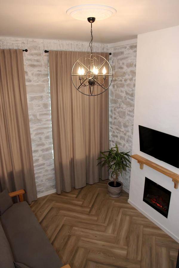 Historical Old City Apartament, Старе Місто , 2 Спальні, Балкон-Тераса, 85 Кв М คาเมียเนตส์-โปดิลสกี ห้อง รูปภาพ
